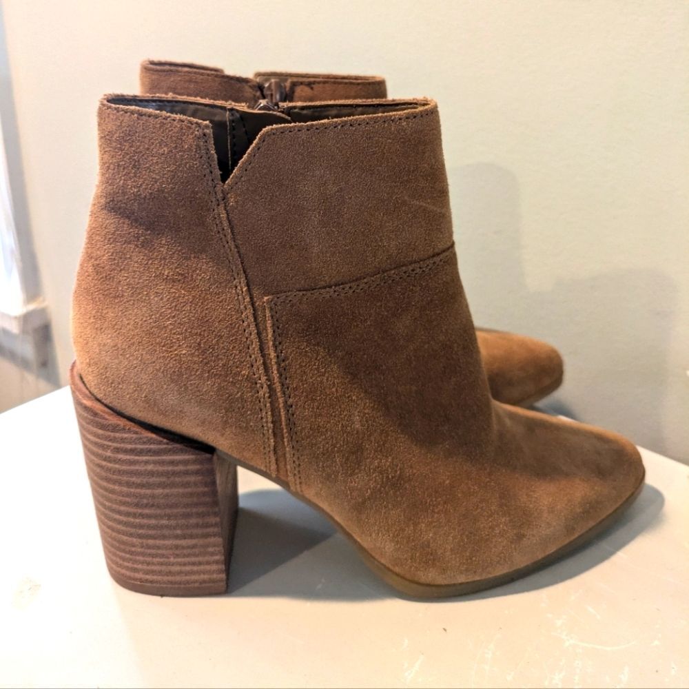 Nine West Kirbyo Camel Block Heel Booties size 8